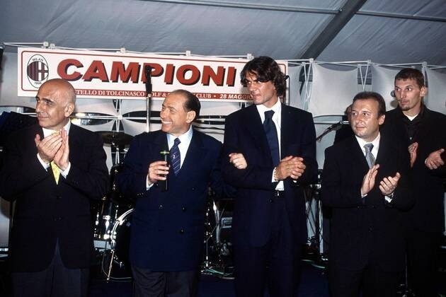 Silvio Berlusconi (drugi z lewej), jako prawa ręka Adriano...