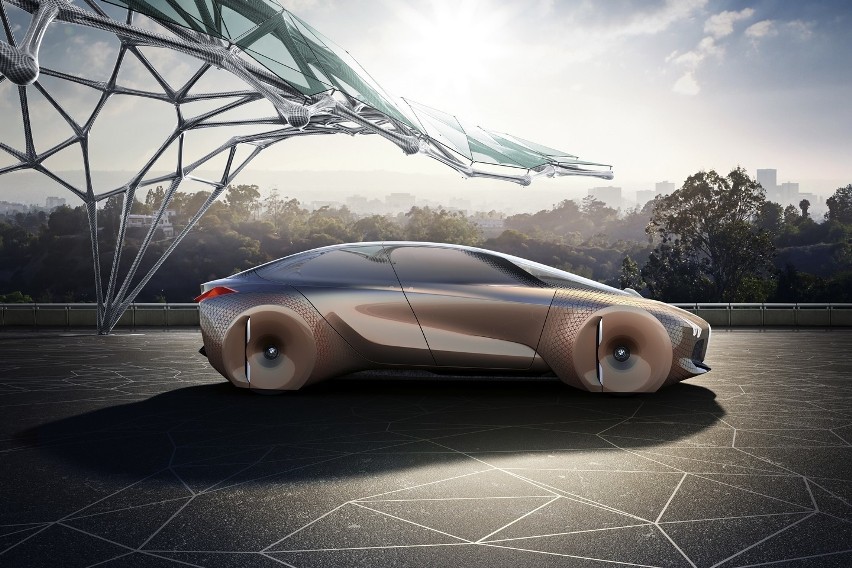 BMW Vision Next 100 to sportowy sedan, który posiada...