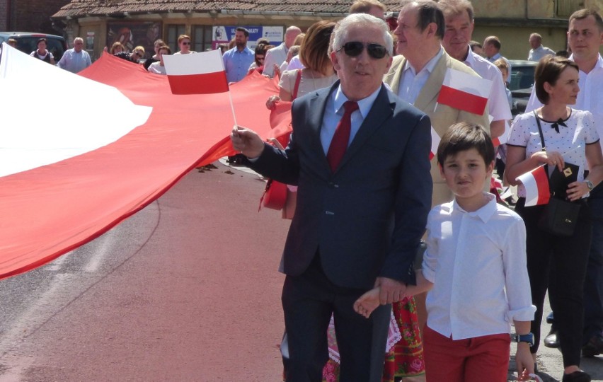 Kazimierza Wielka rozwinie 100-metrowej długości biało-czerwoną flagę! [ZDJĘCIA]