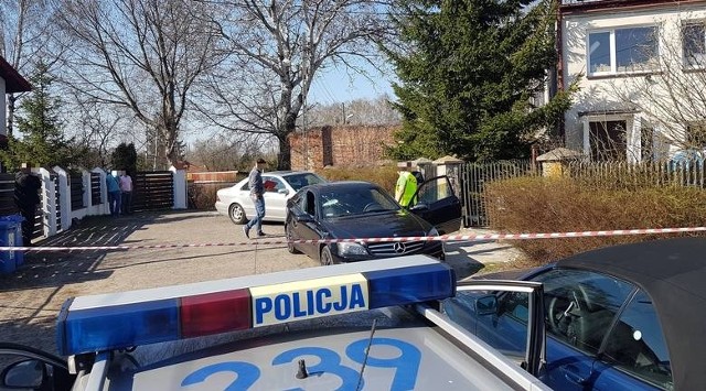 Świadek Dominik S. zeznawał w czwartek 10 czerwca w Sądzie Okręgowym w Łodzi na procesie 45-letniego Tomasza W.  Prokuratura zarzuca mu, że popełnił pamiętną zbrodnię na ul. Przestrzennej: ścigając 43-letniego Michała K. przygniótł go autem do drzewa, a gdy ten upadł na ziemię, przejechał po nim. Ofiara zmarła.Czytaj więcej na następnej stronie