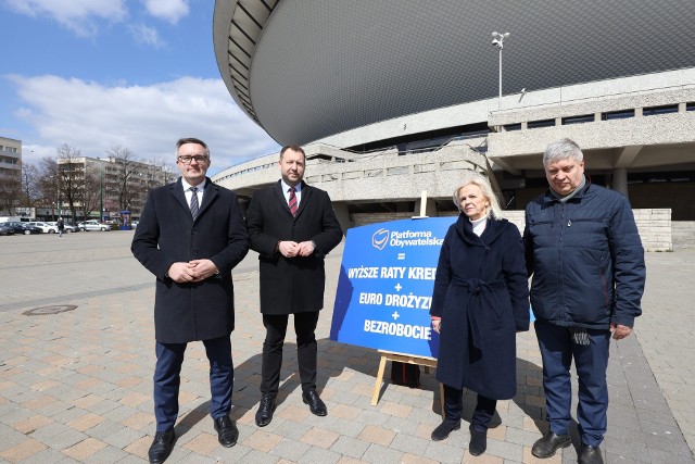 W środę 5 kwietnia politycy Prawa i Sprawiedliwości spotkali się pod katowickim Spodkiem, aby odnieść się do niedawnej wizyty Donalda Tuska na Śląsku.