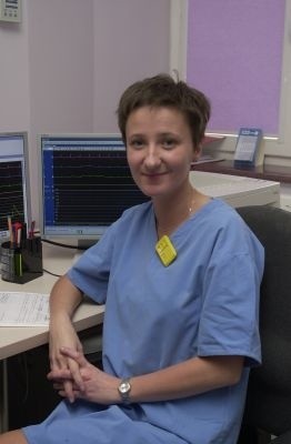 W szpitalu klinicznym największe szanse na pracę mają takie pielęgniarki jak Magdalena Sporna, pielęgniarka zabiegowa w Zakładzie Hemodynamiki. Pani Magda jest pielęgniarką dyplomowaną