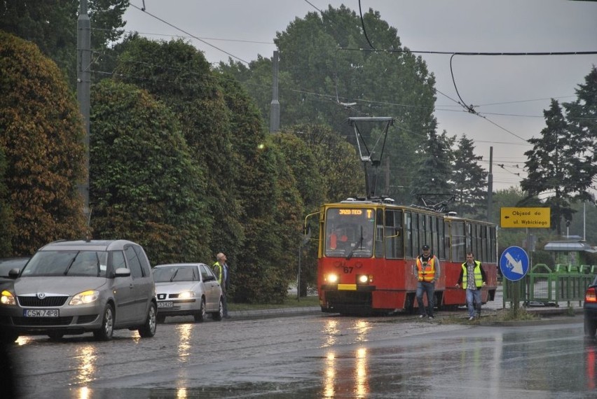 Pierwszy raz tramwaj przejechał po odnowionym torowisku w Grudziądzu [zdjęcia, wideo]