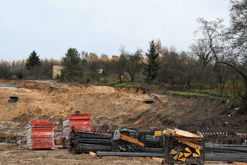 Działkowcy stracili ogródki pod budowę dróg na północy Kielc i nie dostali odszkodowań [ZDJĘCIA]