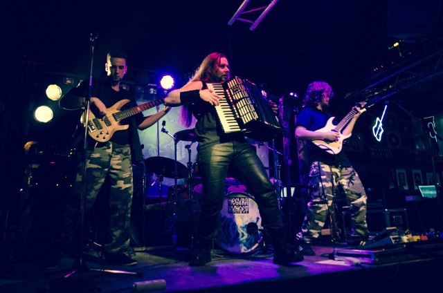 Rockasta to jedyne w swoim rodzaju połączenie muzyki akordeonowej z metalową.