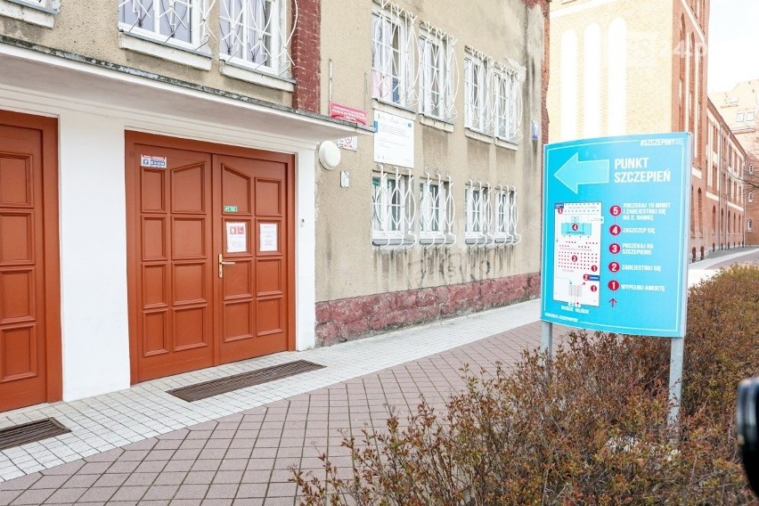 Ruszają szczepienia w sali gimnastycznej przy ul. Sowińskiego w Szczecinie. Mogą przyjąć nawet 1000 pacjentów dziennie