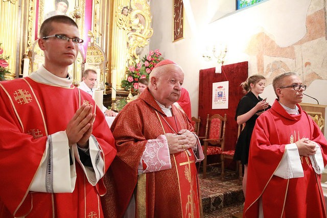 Bierzmowanie w Rudawie z udziałem kardynała Stanisława Dziwisza [ZDJECIA]