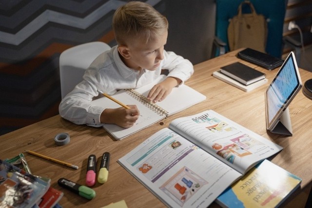 Samorządowiec apeluje o przedłużenie edukacji zdalnej do ferii.