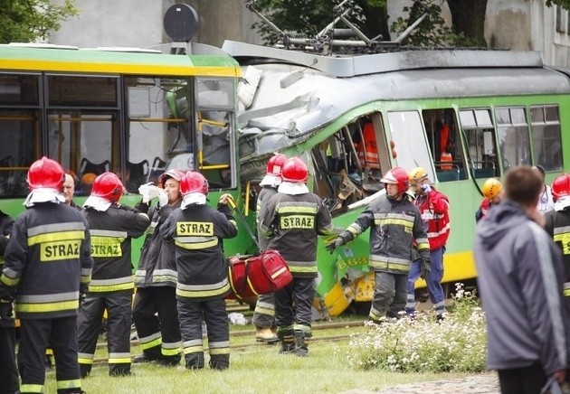 Wypadek dwóch tramwajów na Małych Garbarach (20.06.2011). 40 osób zostało rannych, w tym 5 ciężko. Więcej: Wypadek dwóch tramwajów na Małych Garbarach