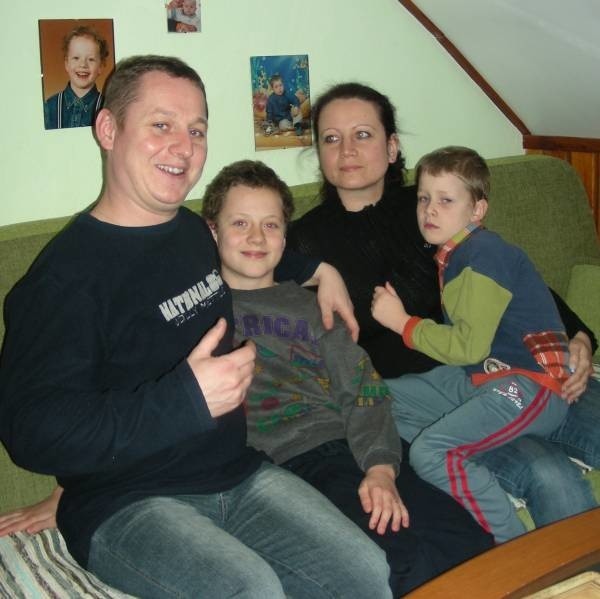 David i Olga Zabransky z synami Patrykiem i Dominikiem. Rodzice Davida odstąpili im piętro domu, żeby się mogli urządzić.