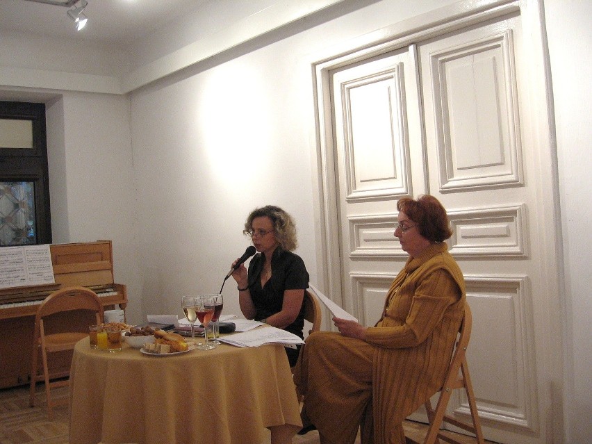 Wiersze czytały Monika Mazur i Jadwiga Woźniak.