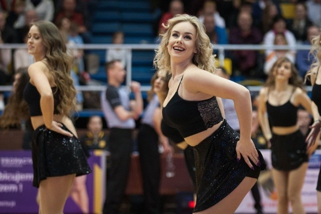 Zobaczcie, jak piękne cheerleaderki tańczyły na meczu koszykarzy Enai  Zastalu BC Zielona Góra | Gazeta Lubuska