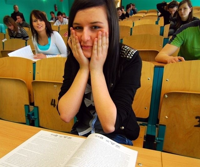 Marzena Łucka, uczennica klasy 3 F była przejęta tym, że ocena z próbnej matury trafi do dziennika.