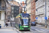 Uwaga pasażerowie! Zmieniono rozkłady kilku linii autobusowych i tramwajowych w Poznaniu! Sprawdź jakich!