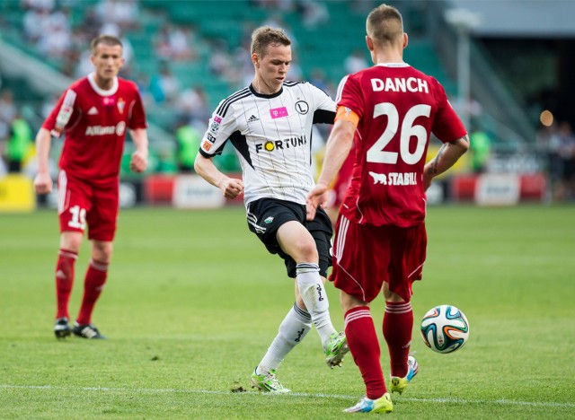 Górnik – Legia na żywo. Mecz Górnik Zabrze – Legia Warszawa już dziś (04.10.2015). Transmisja meczu Górnik – Legia na antenie Canal +. Początek spotkania Górnik – Legia o godz. 15. 30. Wynik na żywo online live stream na stronie gazetawroclawska.pl GÓRNIK - LEGIA, GÓRNIK - LEGIA TRANSMISJA, GÓRNIK - LEGIA NA ŻYWO, GÓRNIK - LEGIA LIVE, GÓRNIK - LEGIA STREAM.