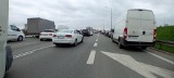 Tragiczny wypadek na autostradzie A2 w Poznaniu. Kierowca uderzył w bariery energochłonne. Utrudnienia trwały kilka godzin