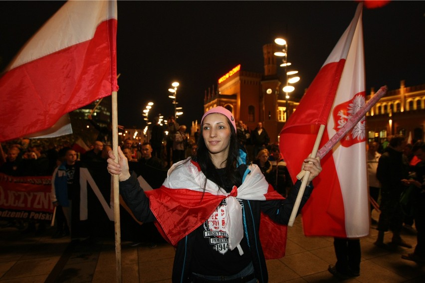 W marszu narodowców we Wrocławiu uczestniczyło ok. 8 tys....