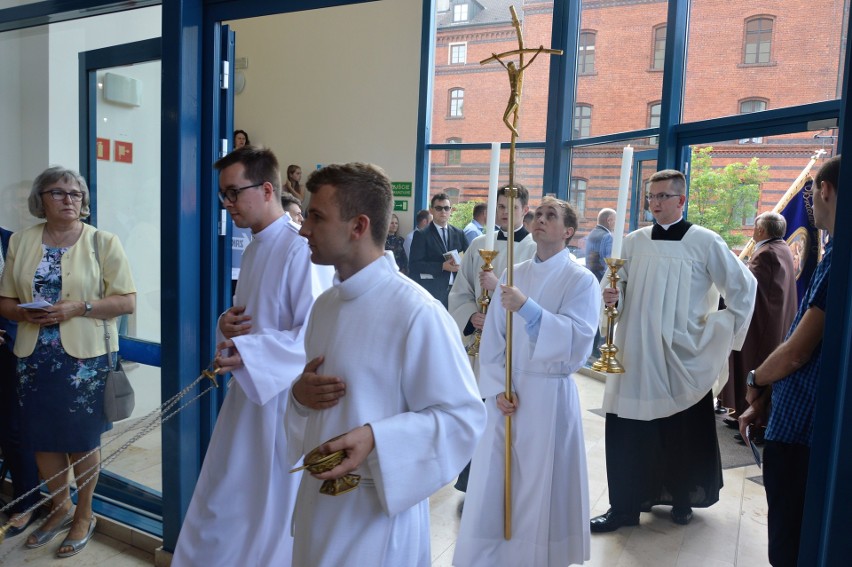 Biskup opolski Andrzej Czaja wyświęcił 10 nowych kapłanów