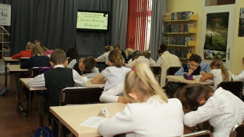 Konkurs kaligraficzny w raciborskiej bibliotece