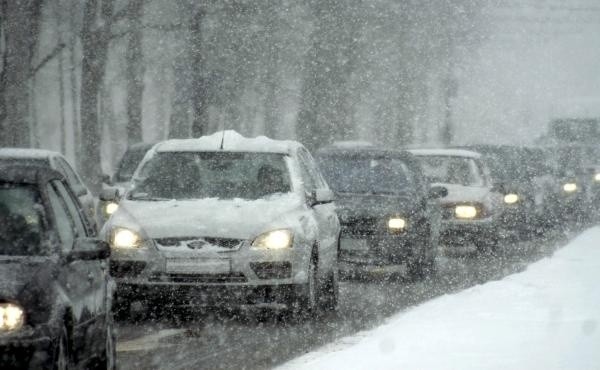 Burza śnieżna nad Bałtykiem i na wybrzeżu. Synoptycy biją na alarm! "Niezwykle rzadkie i groźne zjawisko"