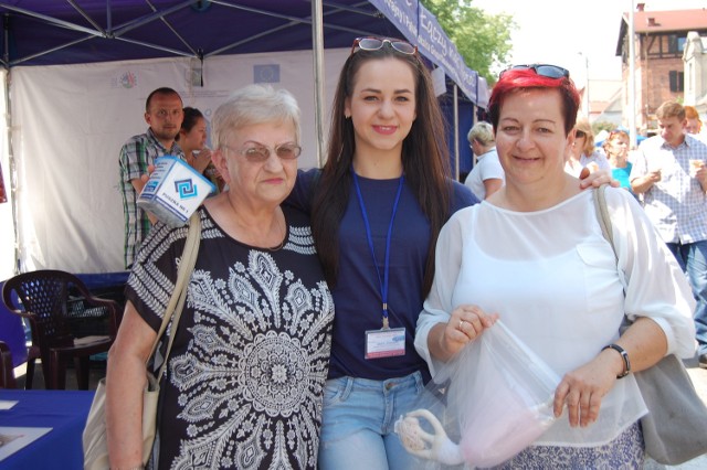 Agata Stachowiak w Nakle, z mamą i babcią