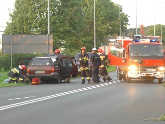 W fordzie escorcie jechały trzy kobiety. Po zderzeniu wszystkie z nich skarżyły się na ból.