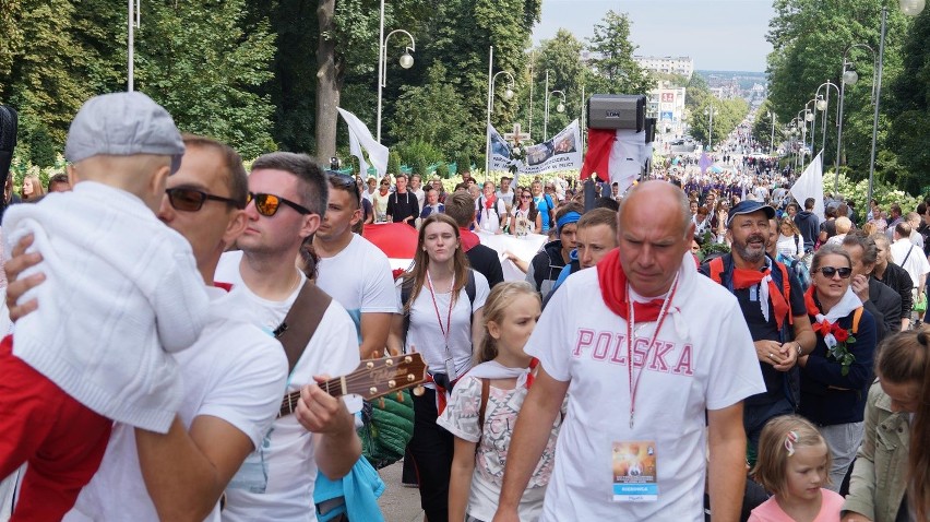 Pielgrzymka Sosnowiecka 25. raz dotarła na Jasną Górę! [ZDJĘCIA]