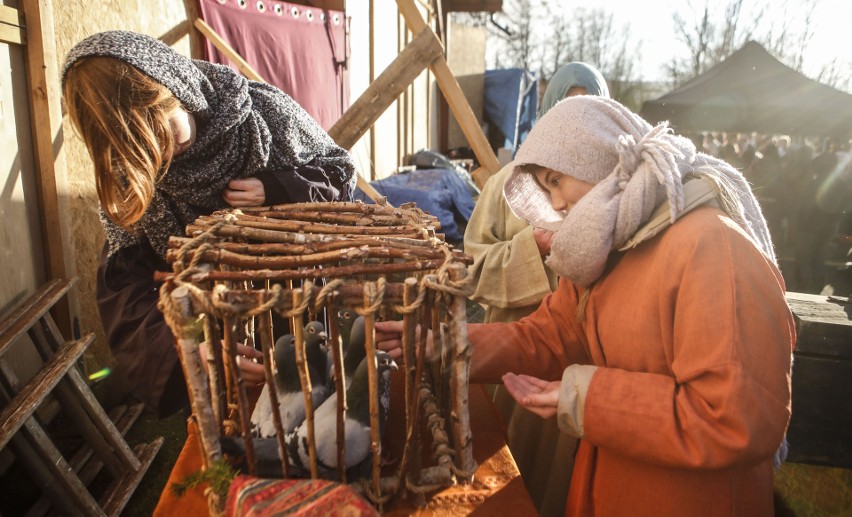 Niechobrz. 80 aktorów przybliżyło ostatnie dni życia Jezusa Chrystusa [ZDJĘCIA]