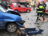 Citroen uderzył w volkswagena, który wymusił pierwszeństwo