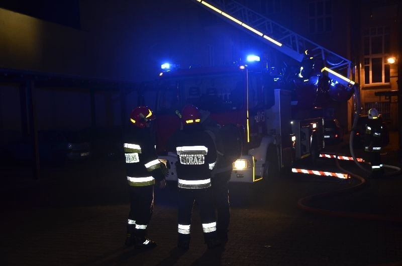 Łódzkie. Pożar w szkole tańca w centrum miasta. Dzieci uciekały z budynku. Pracowita doba strażaków ZDJĘCIA