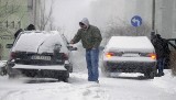 Szok! Tak wyglądała Łódź o tej porze roku 11 lat temu. Zamieć, mróz i kilkucentymetrowa warstwa białego puchu.... ZDJĘCIA