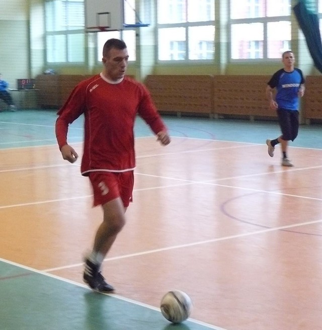 Kamil Czarnecki, obecnie zawodnik Szydłowianki, w lidze gra w ekipie Orońska
