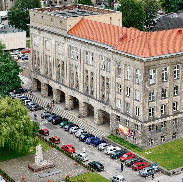 Politechnika Wrocławska umożliwia studentom naukę na kierunkach dwudyplomowych