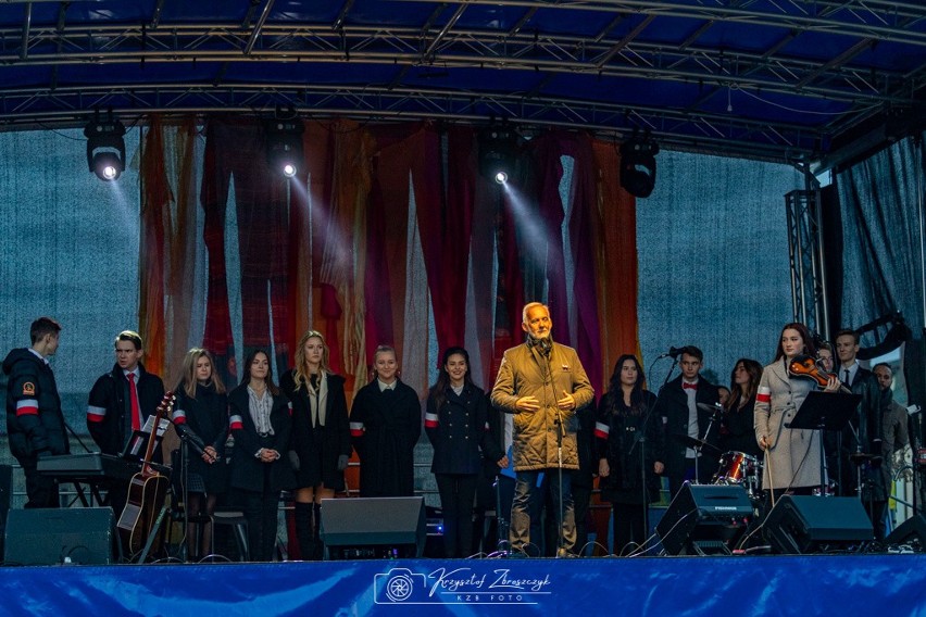 Tarnobrzeg. Wzruszający koncert "Wolność. Kocham i rozumiem". Zagrali dla Niepodległej 