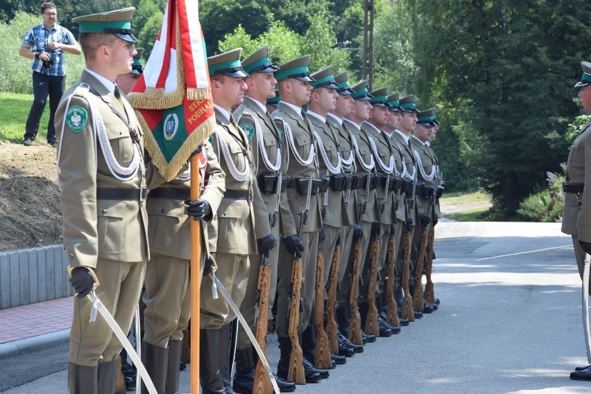 Hołd dla 30 ofiar pacyfikacji Radwanowic w miejscu kaźni hitlerowskiej. Wspomnienia bestialskiego mordu [ZDJĘCIA] 