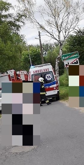 Wypadek w Daleszewie. Pociąg osobowy zderzył się z cieżarówką. Jedna osoba nie żyje, jest wielu rannych [ZDJĘCIA]