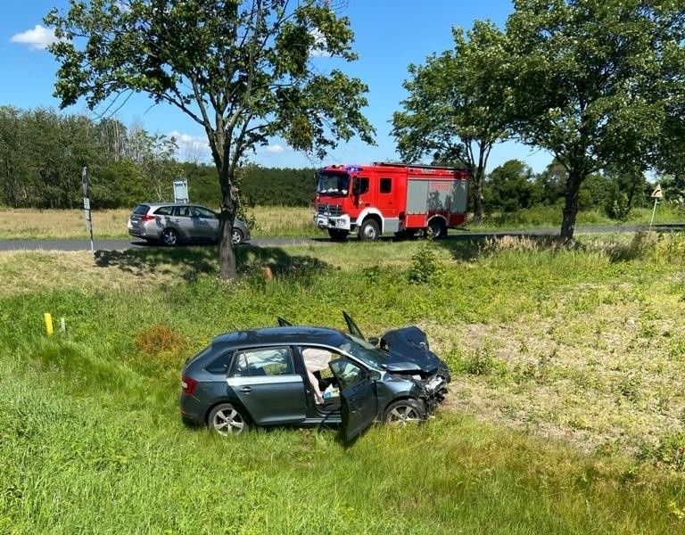 Tragiczny wypadek pod Wrocławiem. Nie żyje kierowca, który wymusił pierwszeństwo