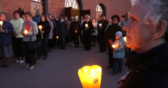 Wieczorem z kościoła św. Stanisława na Barwinku wyruszyła Droga Światła, nabożeństwo oparte o życie Św. Pawła, który jest patronem tego roku.