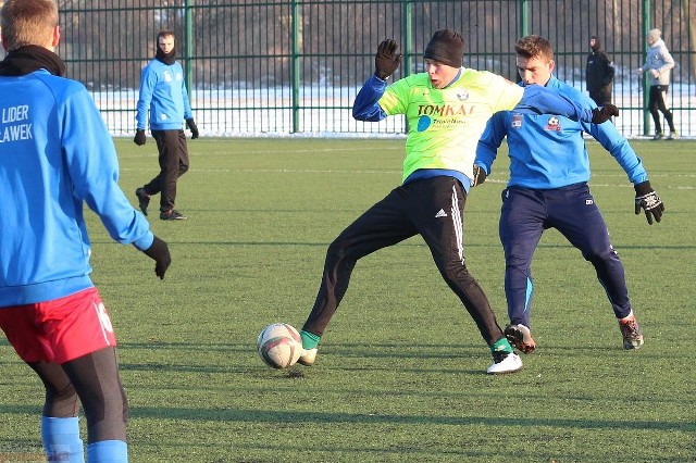 W sobotnim meczu sparingowym rozegranym na boisku OSiR Lider Włocławek zremisował z Naprzodem Jabłonowo 1:1 (0:0).Bramki: Mateusz Dewil (64) - Volodymyr Golovatenko (81).  WYNIKI SPARINGÓW - TUTAJ  