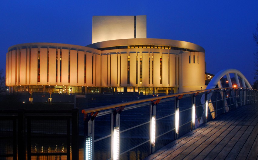 W Operze Nova wybitni polscy śpiewacy i dyrektorzy teatrów...