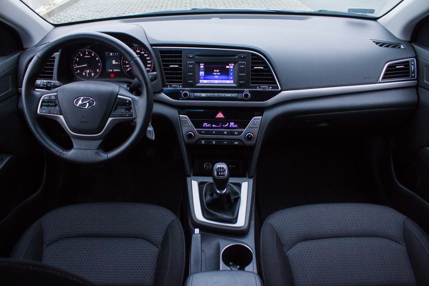 Hyundai Elantra 1.6 MPi - test...