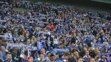 Kibice Schalke podgrzali atmosferę przed derbami z BVB. Fani odpalili race na treningu [WIDEO]