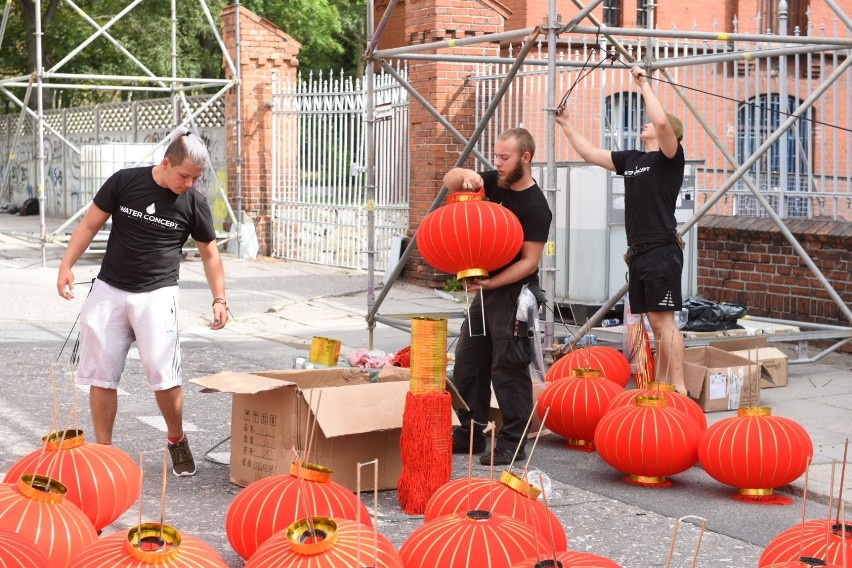 Chinatown w Toruniu podczas Bella Skyway Festival 2019. Co...