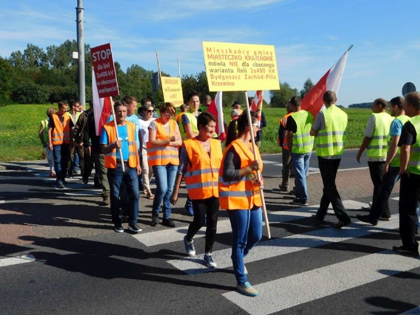 Piła: Rolnicy zablokowali drogę