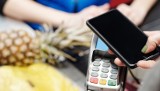 Jak płacić telefonem? Zobacz sposoby na bezpieczne, szybkie i proste płatności bezgotówkowe z pomocą smartfonu