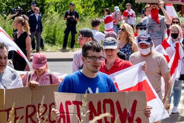 Białorusini od pięciu dni protestują przy granicach