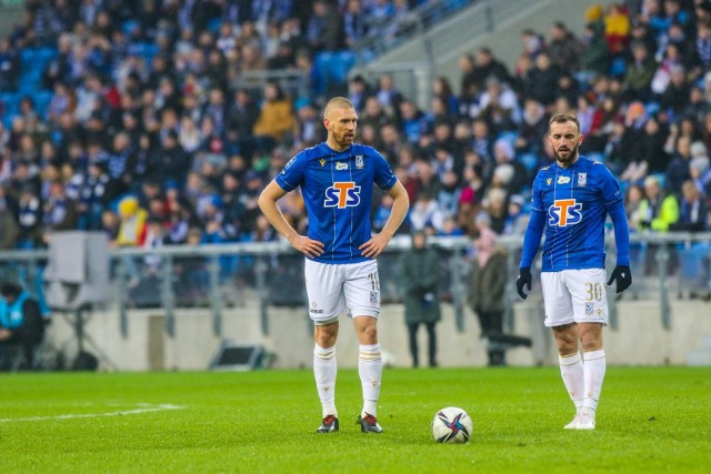 Bartosz Salamon do meczu z Cracovią nie opuścił w tym sezonie ani minuty. Zabrakło go w tym spotkaniu i Lech Poznań pierwszy raz w tym sezonie stracił trzy gole.