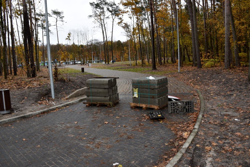 Ponad 150 miejsc parkingowych przy Głębokim. Ale kierowcy...