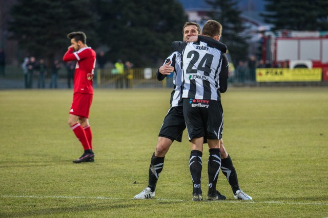 1. liga. Sandecja gromi outsidera! Czołówka coraz bliżej!