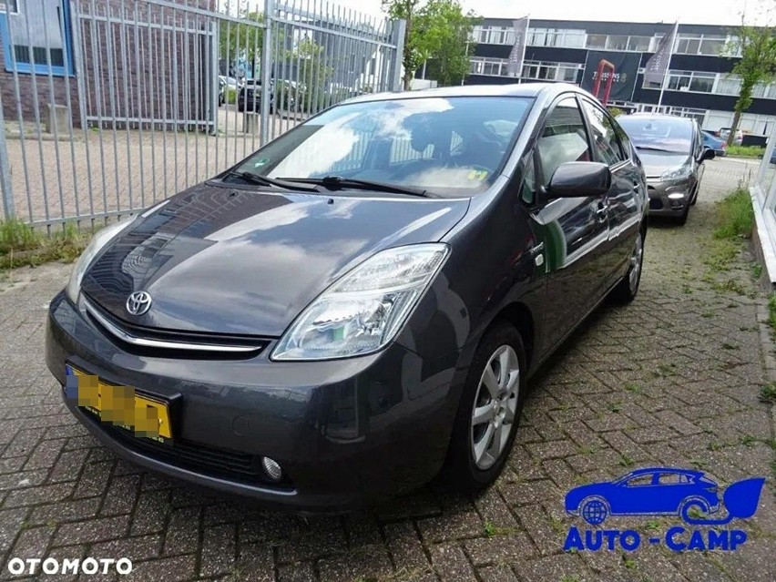 Toyota Prius (Hybrid)...